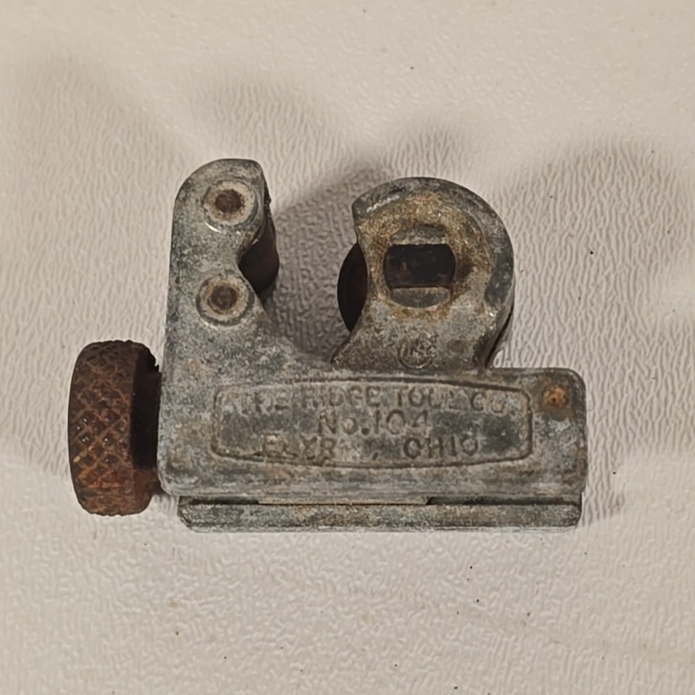 Vintage Rigid No. 104 Tube Cutter Ridge Tool Co - Picture 3 of 8